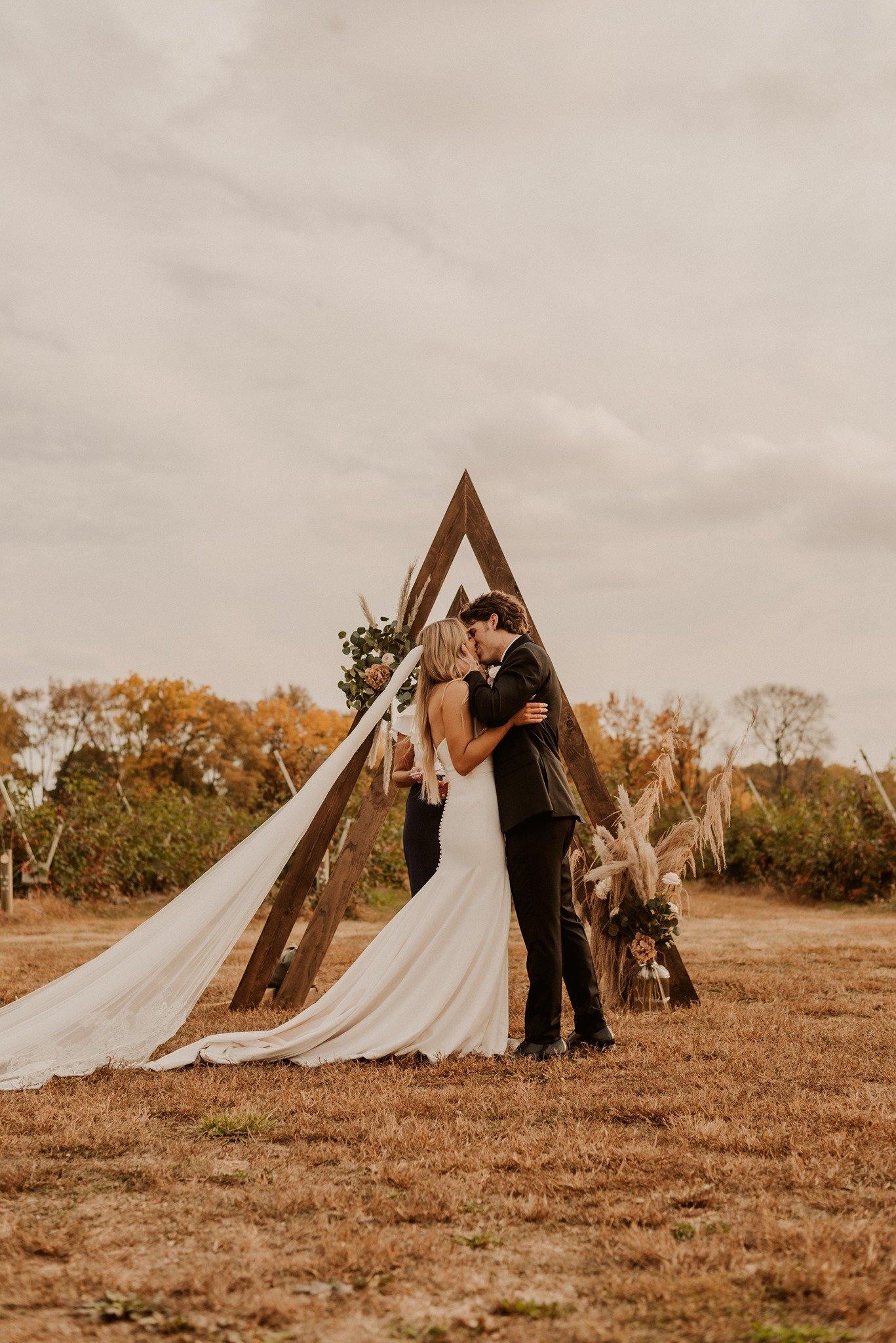 Wedding VUE: Hunter Houser - VUE by SEK